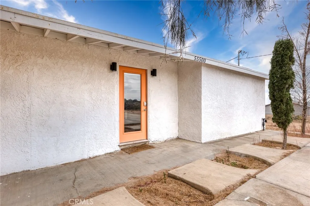 55500 Massachusets, Landers, California 92285 home-pic-2
