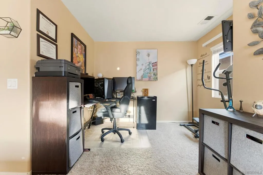 465 Ashbourne Gln, Escondido, California 92027 home-pic-20