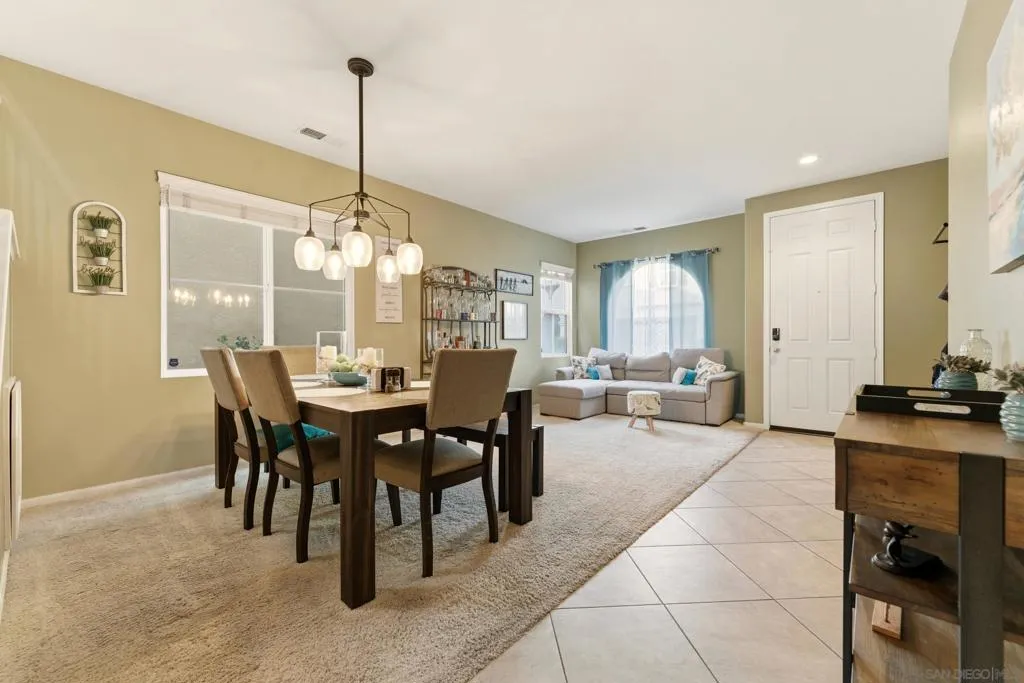 465 Ashbourne Gln, Escondido, California 92027 home-pic-8