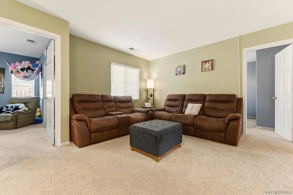 465 Ashbourne Gln, Escondido, California 92027 home-pic-31