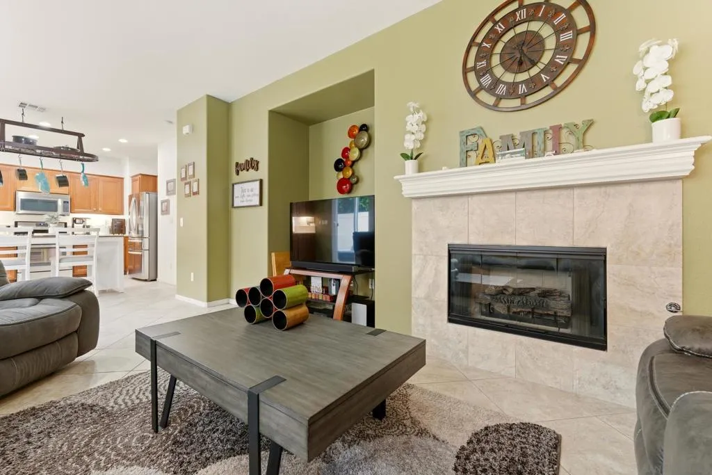 465 Ashbourne Gln, Escondido, California 92027 home-pic-12