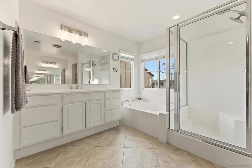 465 Ashbourne Gln, Escondido, California 92027 home-pic-26