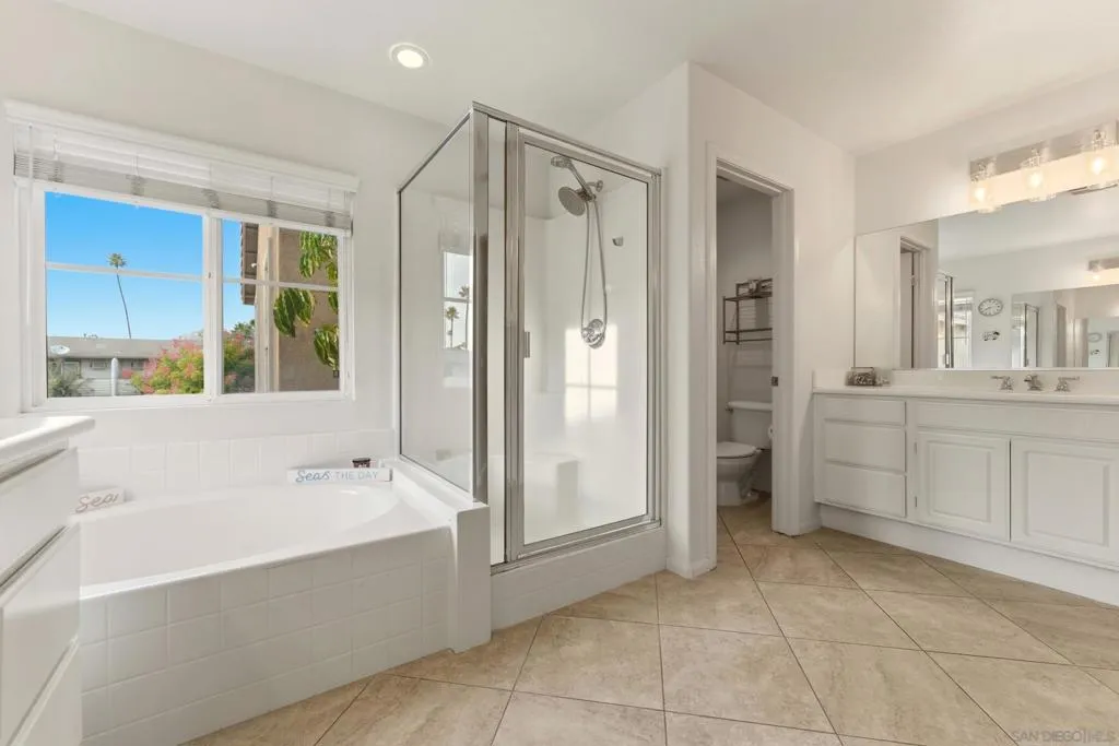 465 Ashbourne Gln, Escondido, California 92027 home-pic-23