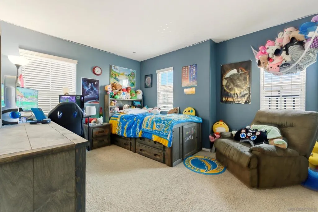 465 Ashbourne Gln, Escondido, California 92027 home-pic-34