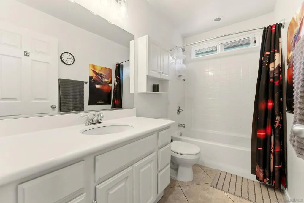 465 Ashbourne Gln, Escondido, California 92027 home-pic-36