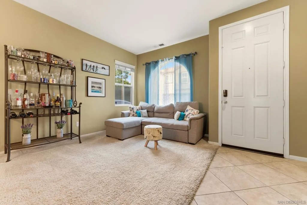 465 Ashbourne Gln, Escondido, California 92027 home-pic-5