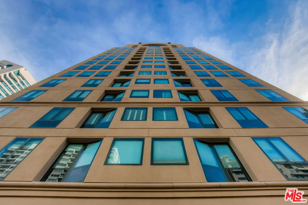 10520 Wilshire Boulevard 905, Los Angeles, California 90024 home-pic-1