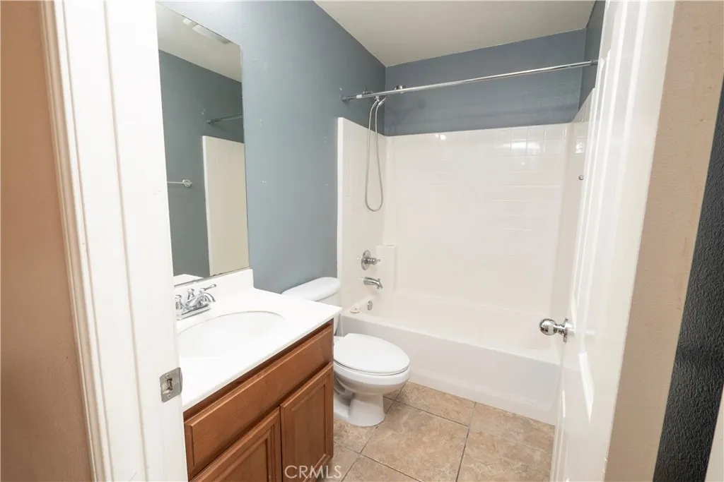 26869 Claystone, Moreno Valley, California 92555 home-pic-16