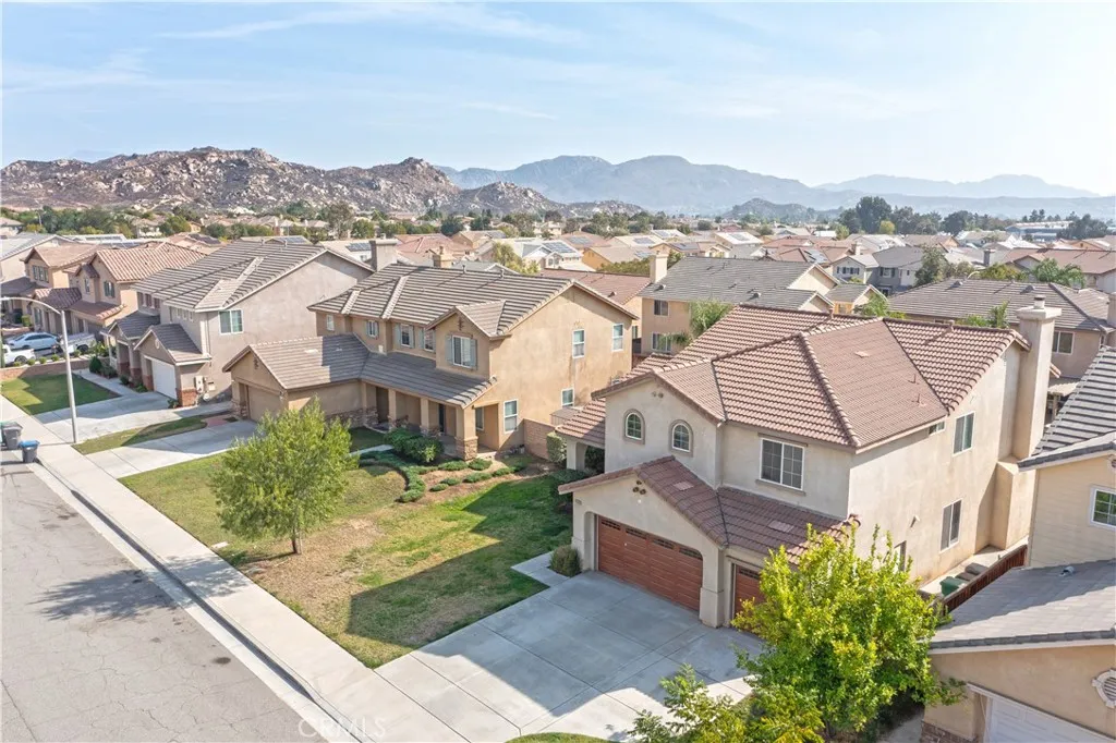 26869 Claystone, Moreno Valley, California 92555 home-pic-2