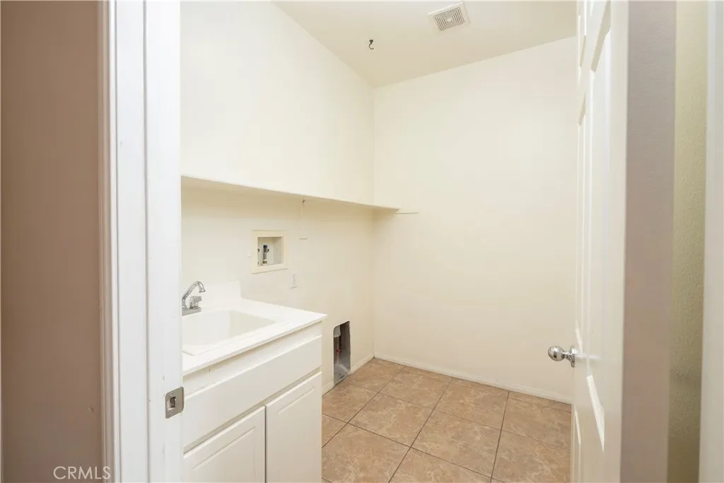 26869 Claystone, Moreno Valley, California 92555 home-pic-18