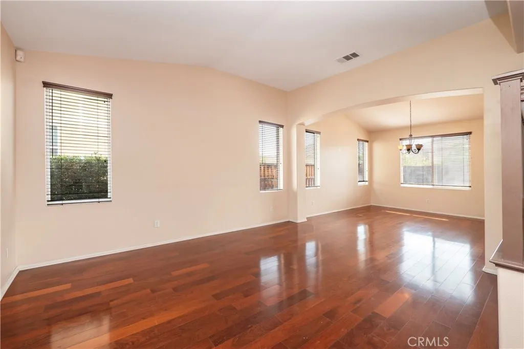 26869 Claystone, Moreno Valley, California 92555 home-pic-7