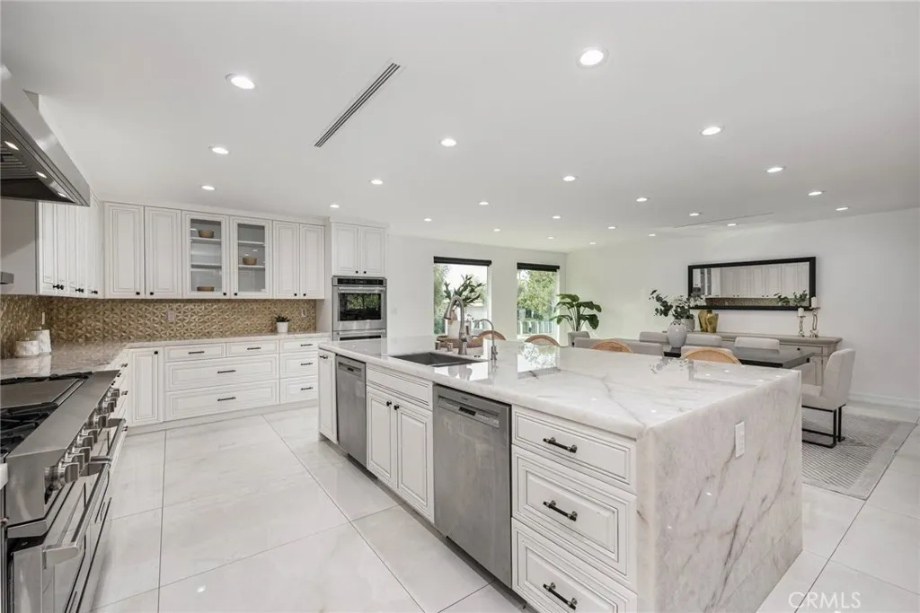 18089 Lake Encino, Encino, California 91316 home-pic-14