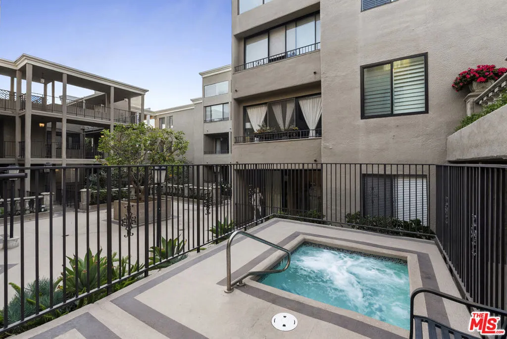 8455 Fountain Avenue 402, West Hollywood, California 90069 home-pic-46