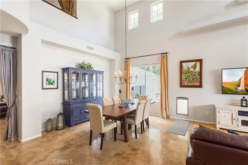 24599 Calle Perla, Murrieta, California 92562 home-pic-9