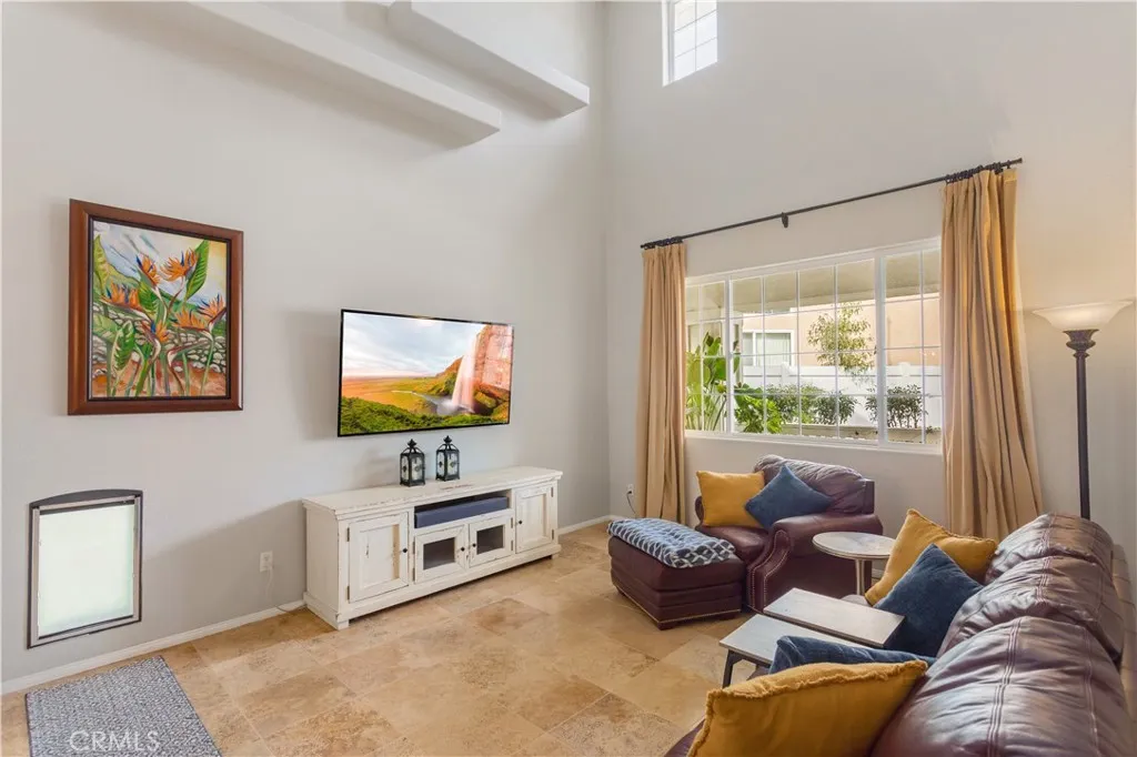 24599 Calle Perla, Murrieta, California 92562 home-pic-8