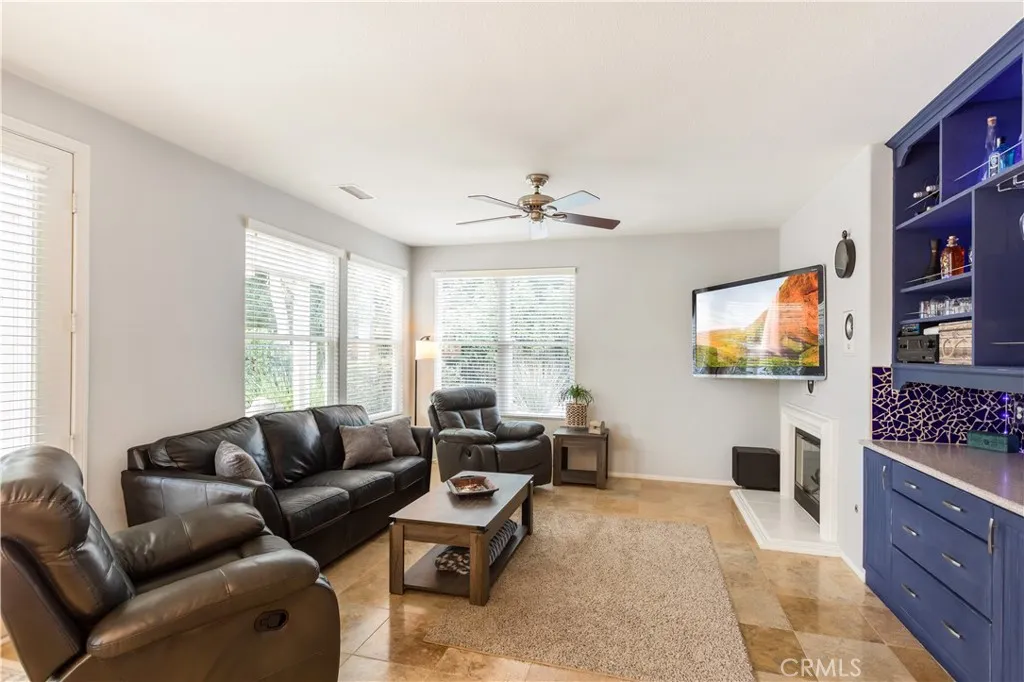24599 Calle Perla, Murrieta, California 92562 home-pic-12