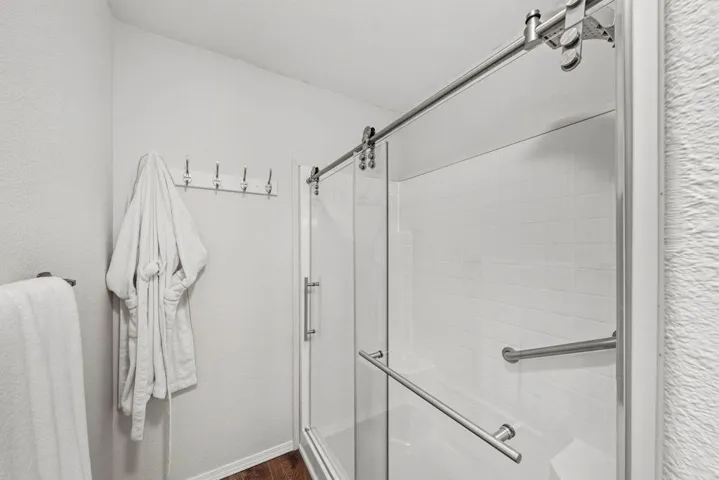 Primary shower
