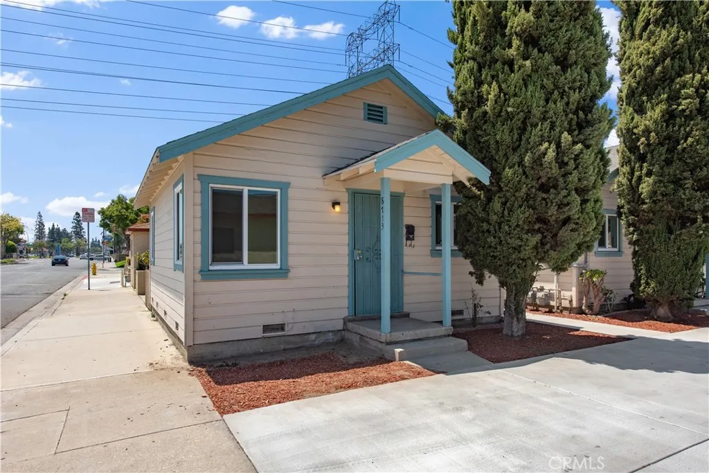 8713 Alondra, Paramount, California 90723 home-pic-1