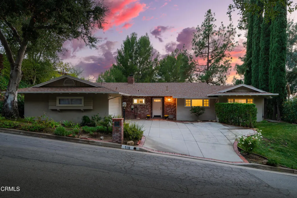 516 Venado Vista Drive, La Canada Flintridge, California 91011 home-pic-0