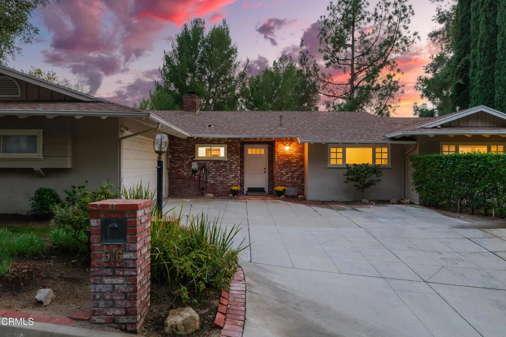 516 Venado Vista Drive, La Canada Flintridge, California 91011 home-pic-1