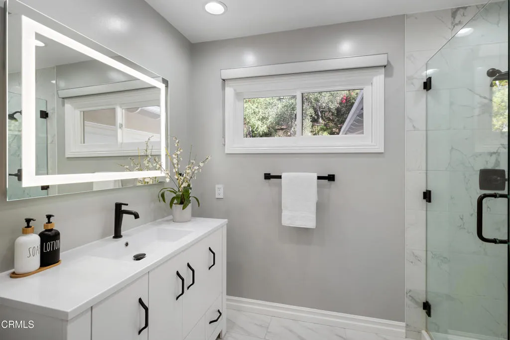 516 Venado Vista Drive, La Canada Flintridge, California 91011 home-pic-24