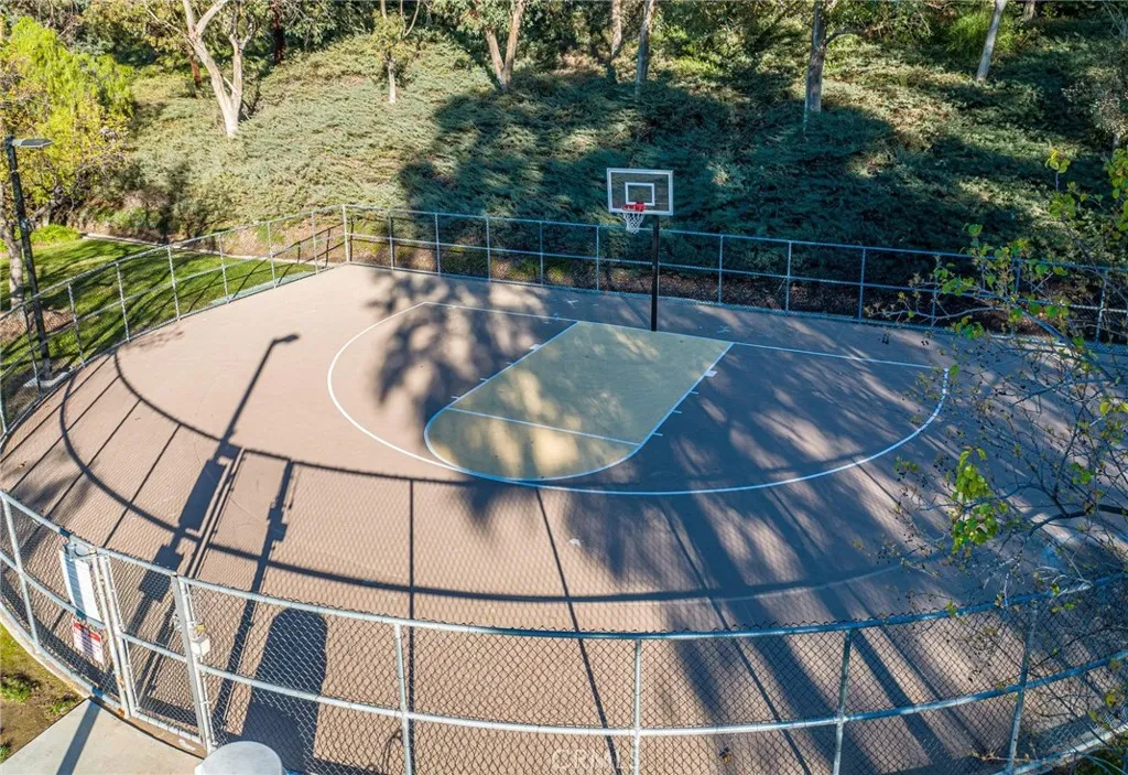 23301 Preston, Valencia, California 91354 home-pic-47