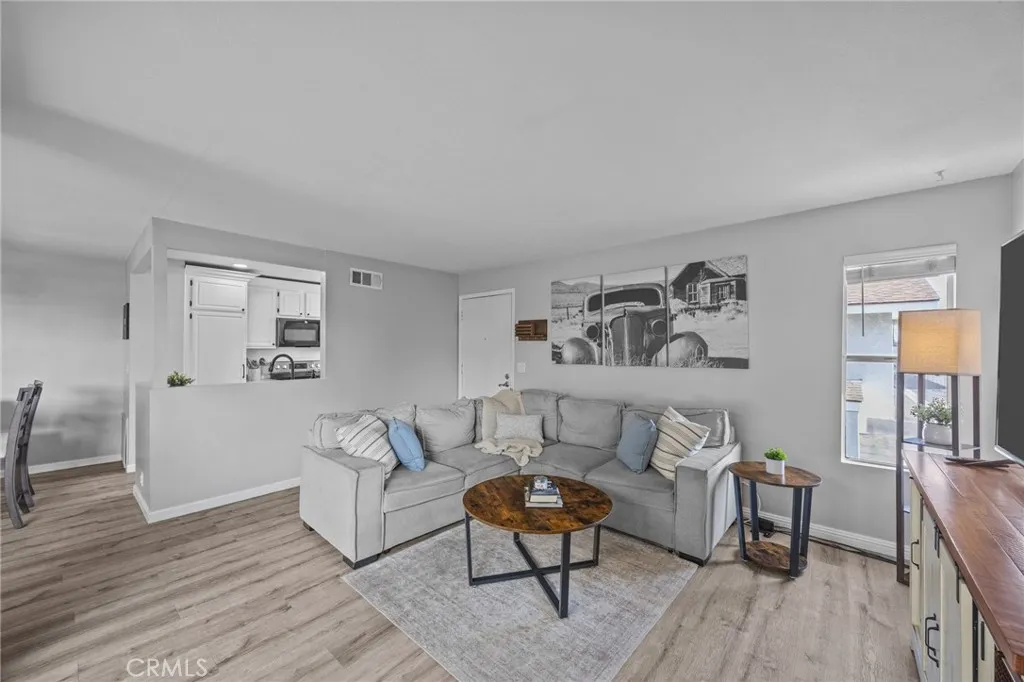 8213 Woodland 40, Buena Park, California 90620 home-pic-4