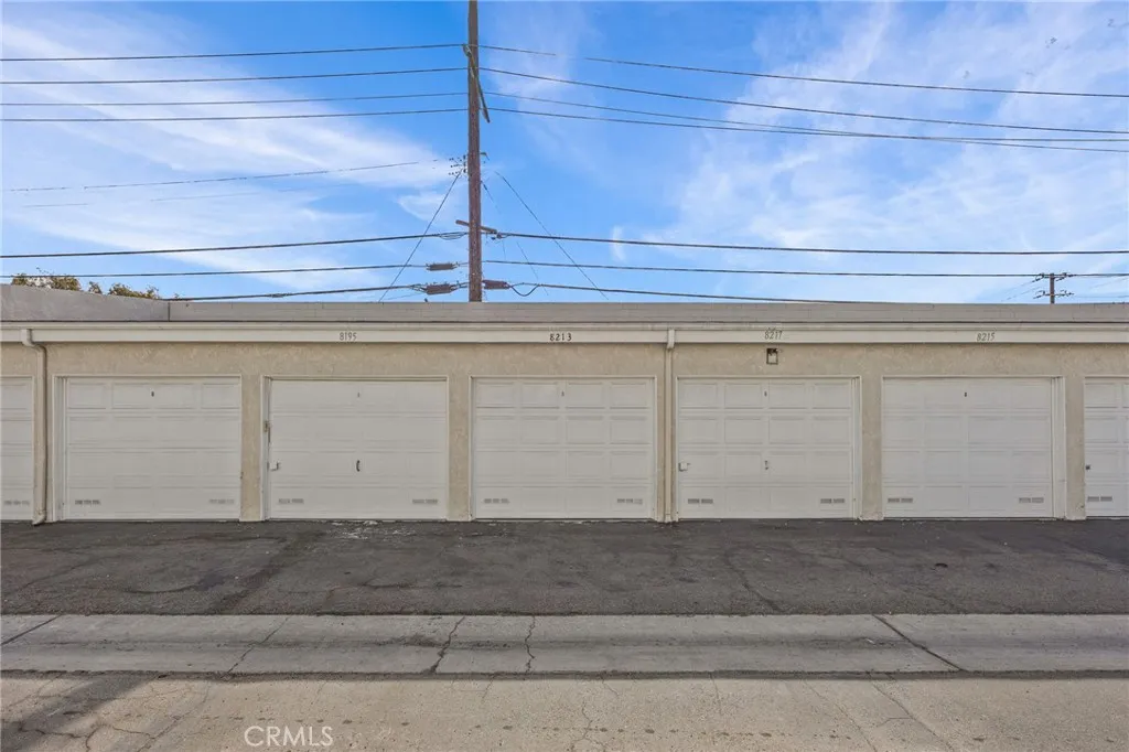 8213 Woodland 40, Buena Park, California 90620 home-pic-33