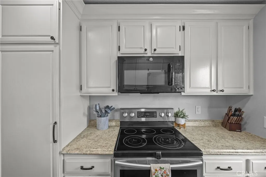 8213 Woodland 40, Buena Park, California 90620 home-pic-15