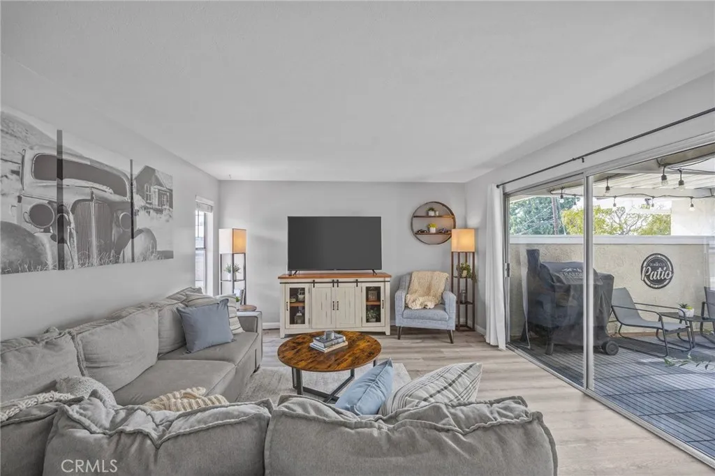 8213 Woodland 40, Buena Park, California 90620 home-pic-7