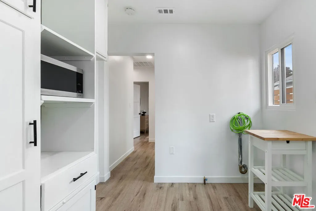 8421 Gonzaga Avenue, Los Angeles, California 90045 home-pic-9