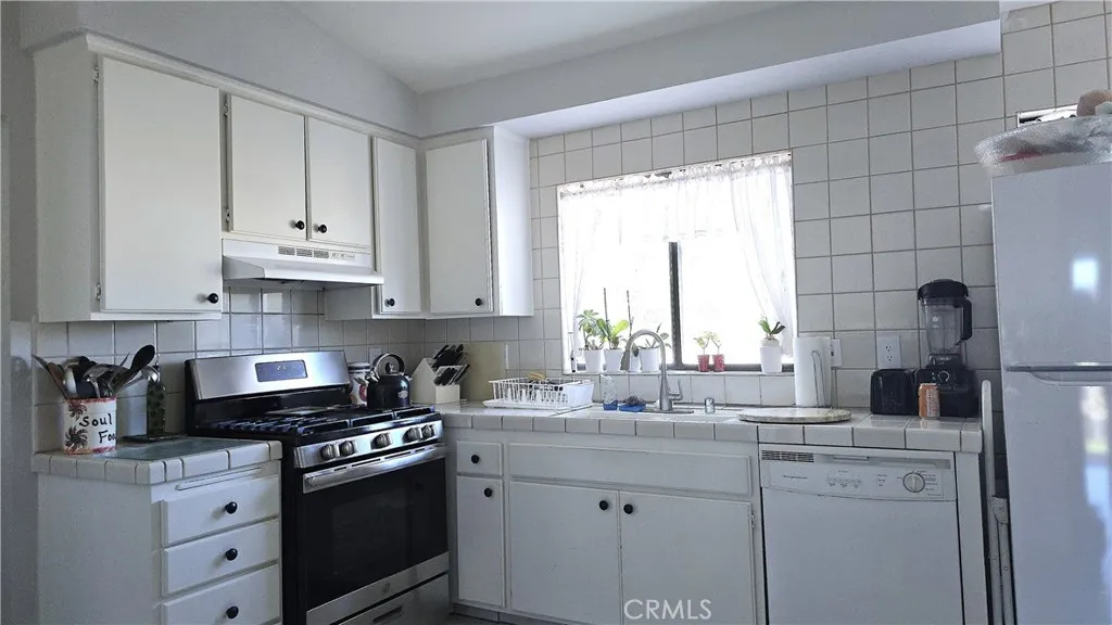 37908 17th Street E, Palmdale, California 93550 home-pic-4