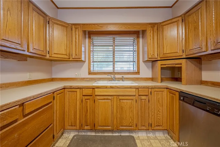 1665 Patricia, Merced, California 95340