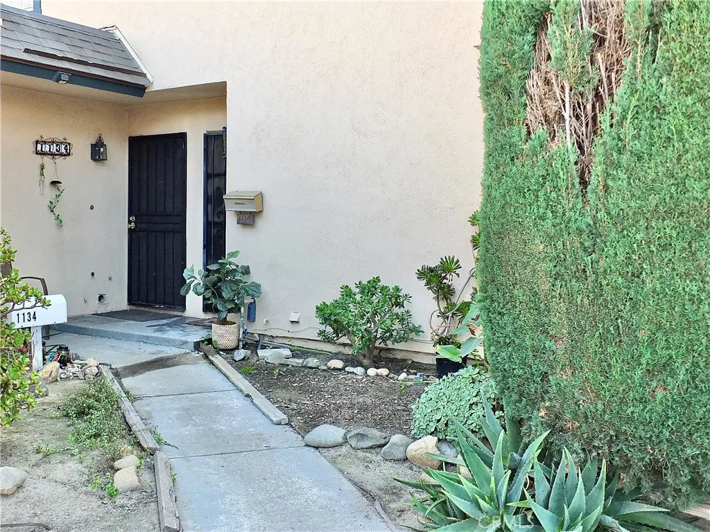 1136 S Dover, Anaheim, California 92805 home-pic-22