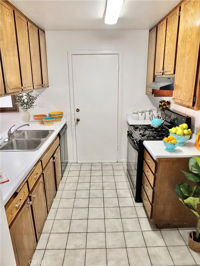 1136 S Dover, Anaheim, California 92805 home-pic-5