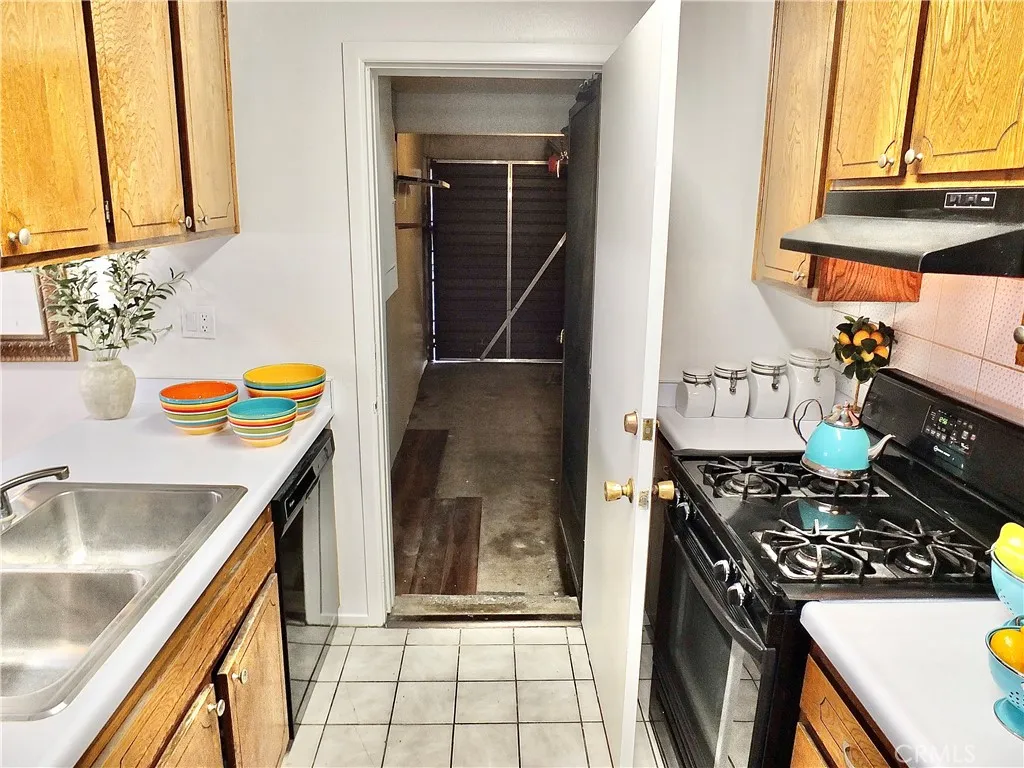 1136 S Dover, Anaheim, California 92805 home-pic-6