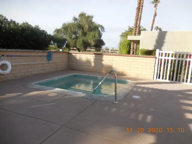 1 of 20 Pools w Jacuzzi (1)