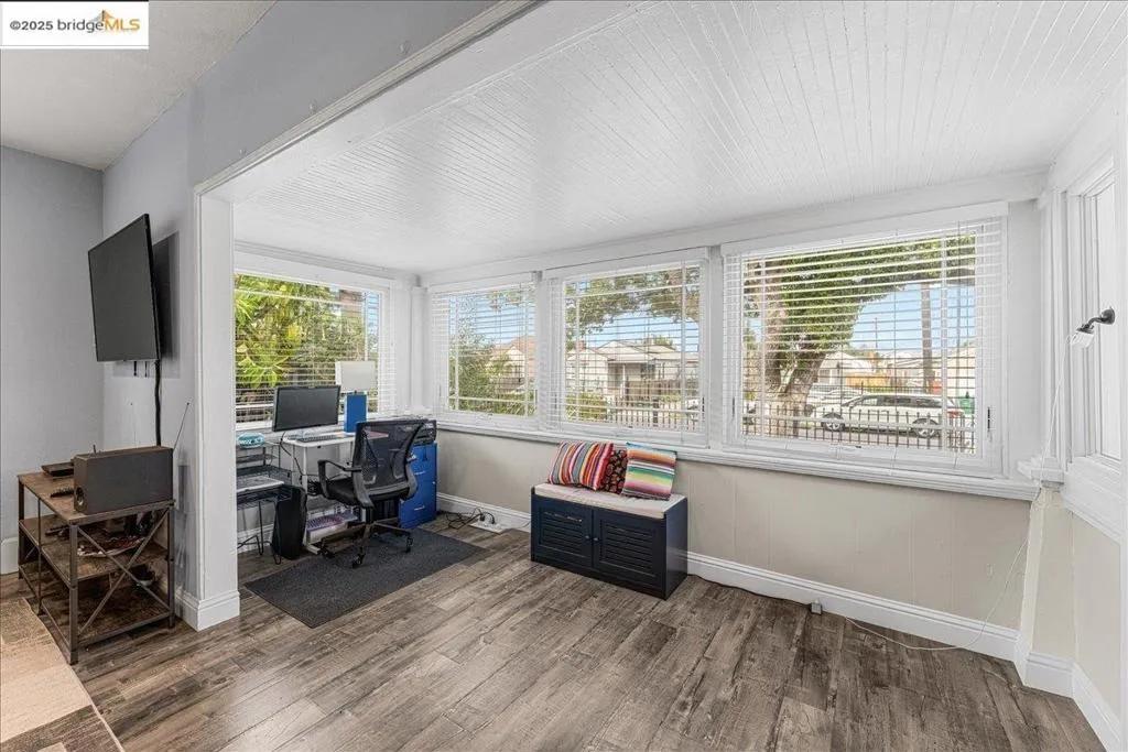 2016 104th Ave, Oakland, California 94603 home-pic-11