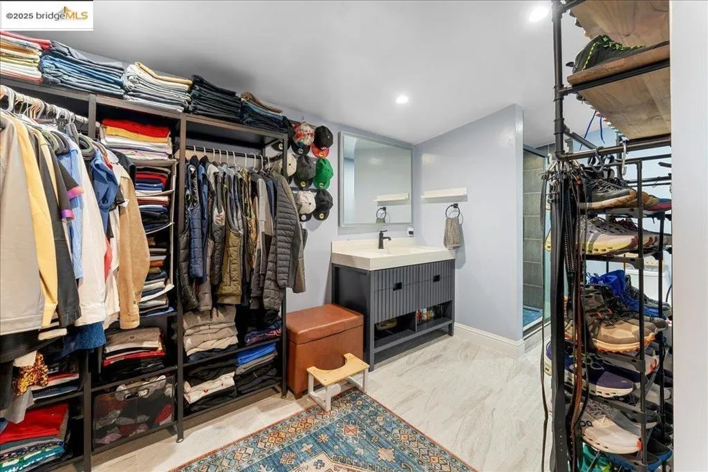 2016 104th Ave, Oakland, California 94603 home-pic-18