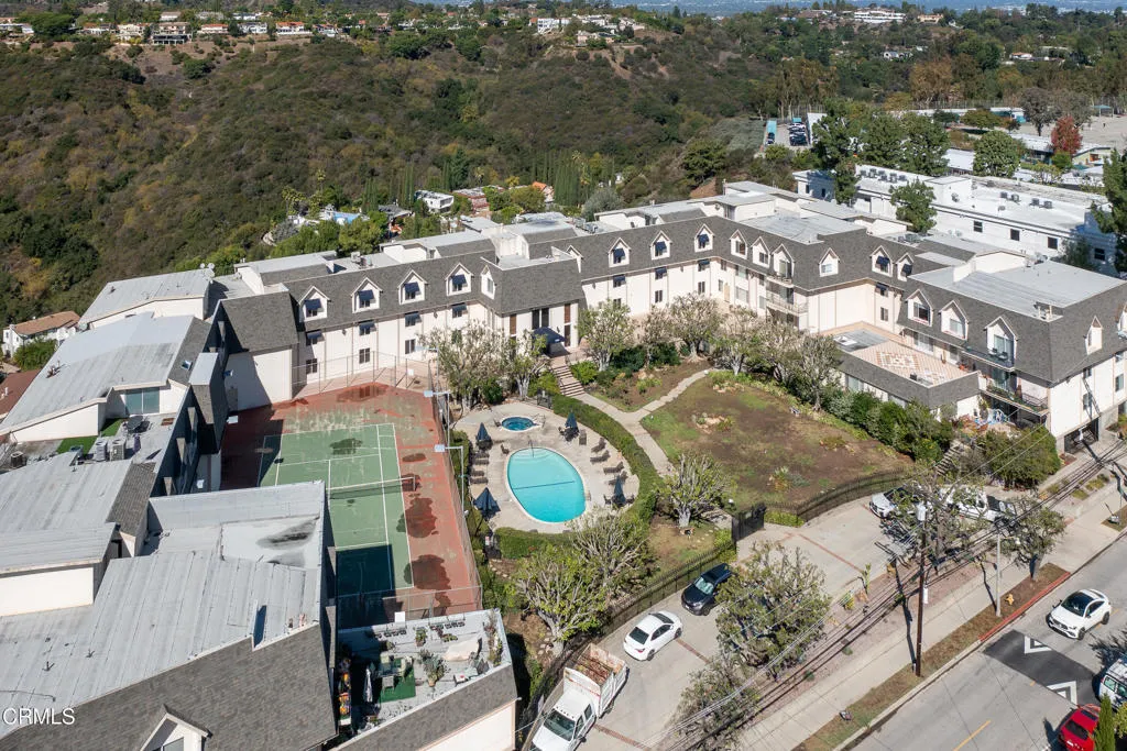 2385 Roscomare Road F8, Bel Air, California 90077 home-pic-44