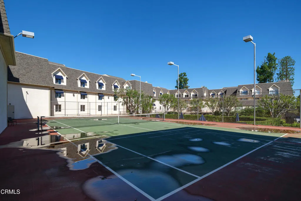 2385 Roscomare Road F8, Bel Air, California 90077 home-pic-39