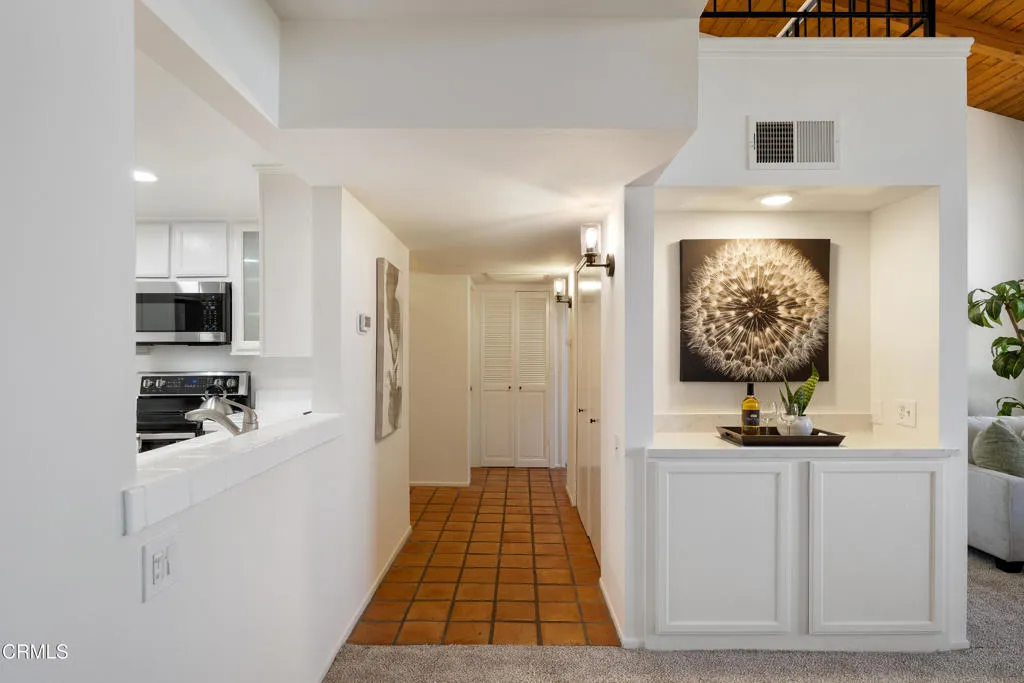 2385 Roscomare Road F8, Bel Air, California 90077 home-pic-23