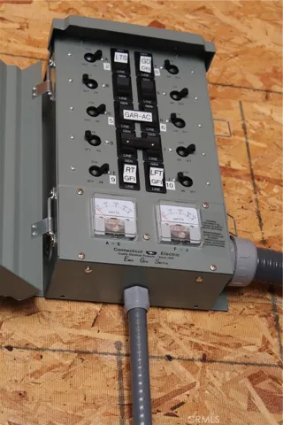Emergency transfer switch for a generator