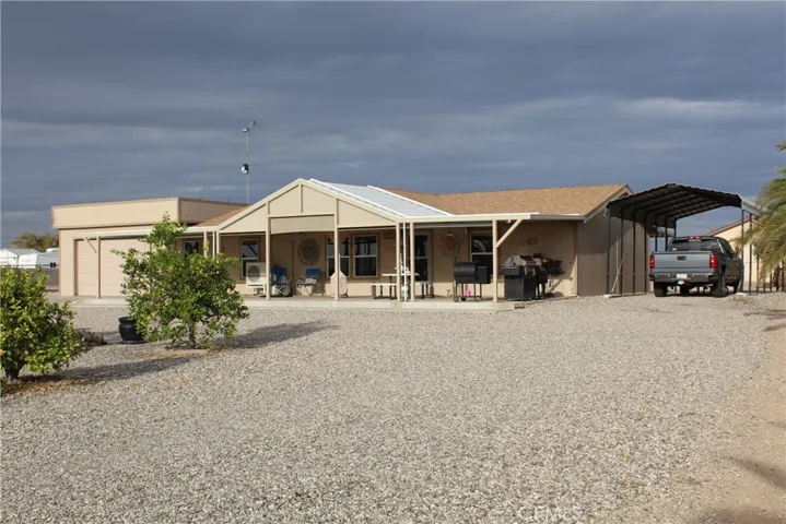 20,000 sq ft fenced lot