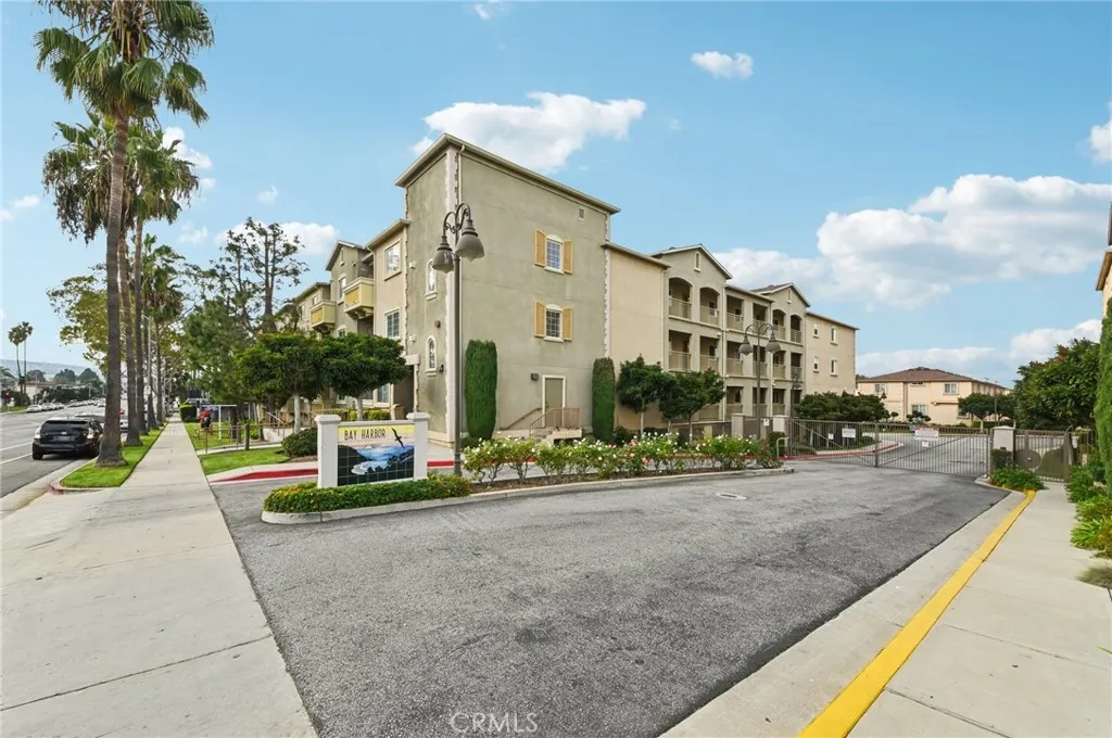 1437 Lomita Boulevard 319, Harbor City, California 90710 home-pic-32