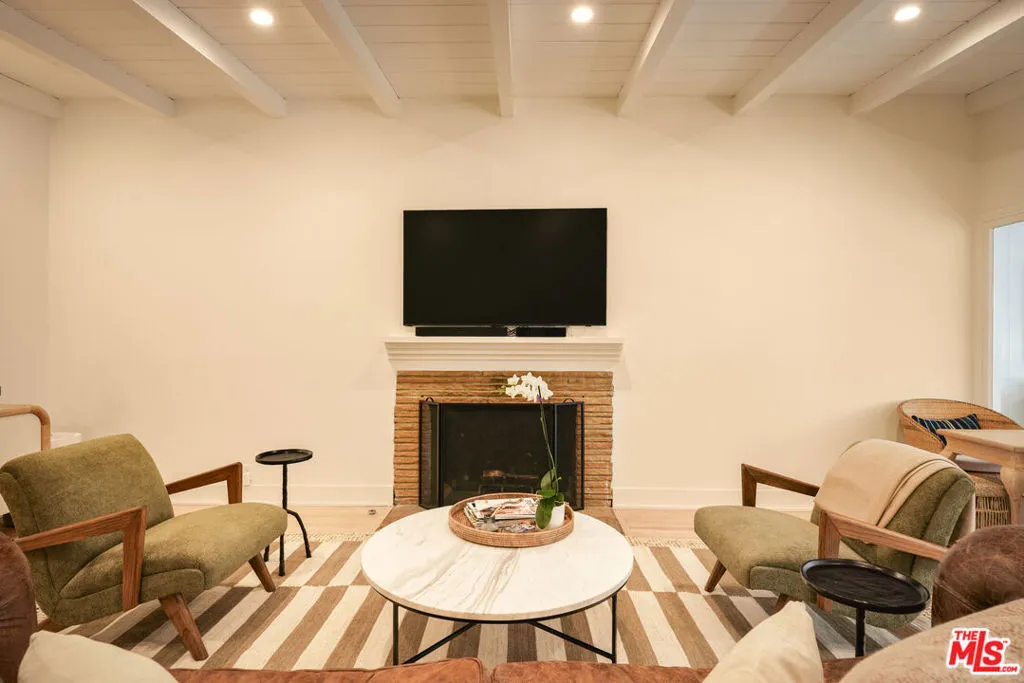 651 S Bundy Drive, Los Angeles, California 90049 home-pic-4