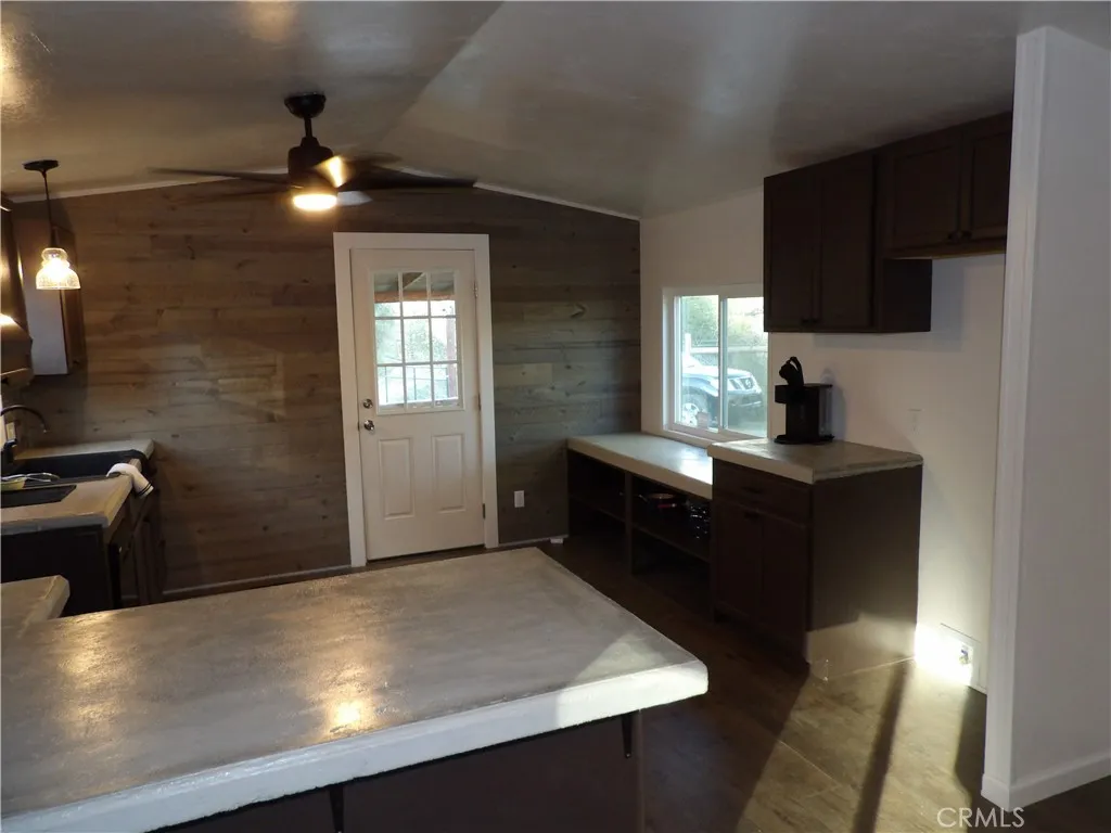38967 Deerbrook Ln, Squaw Valley, California 93675 home-pic-12
