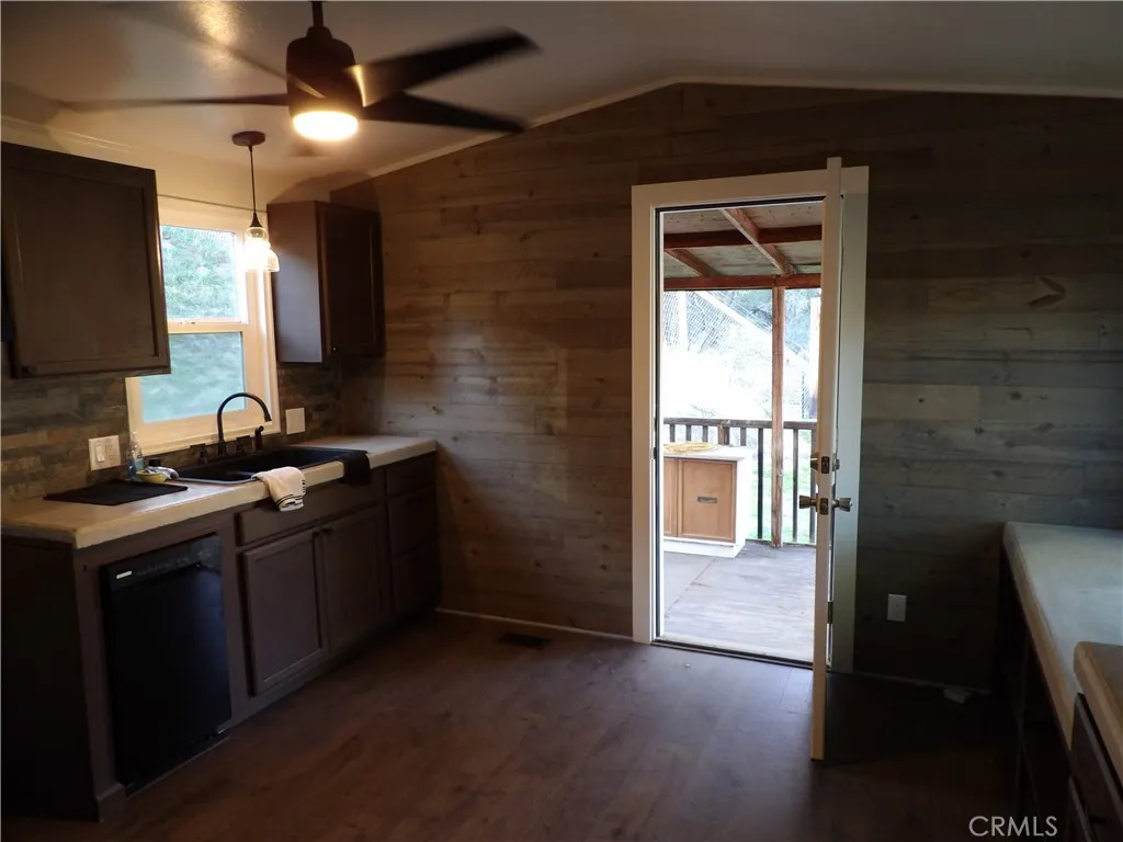 38967 Deerbrook Ln, Squaw Valley, California 93675 home-pic-13