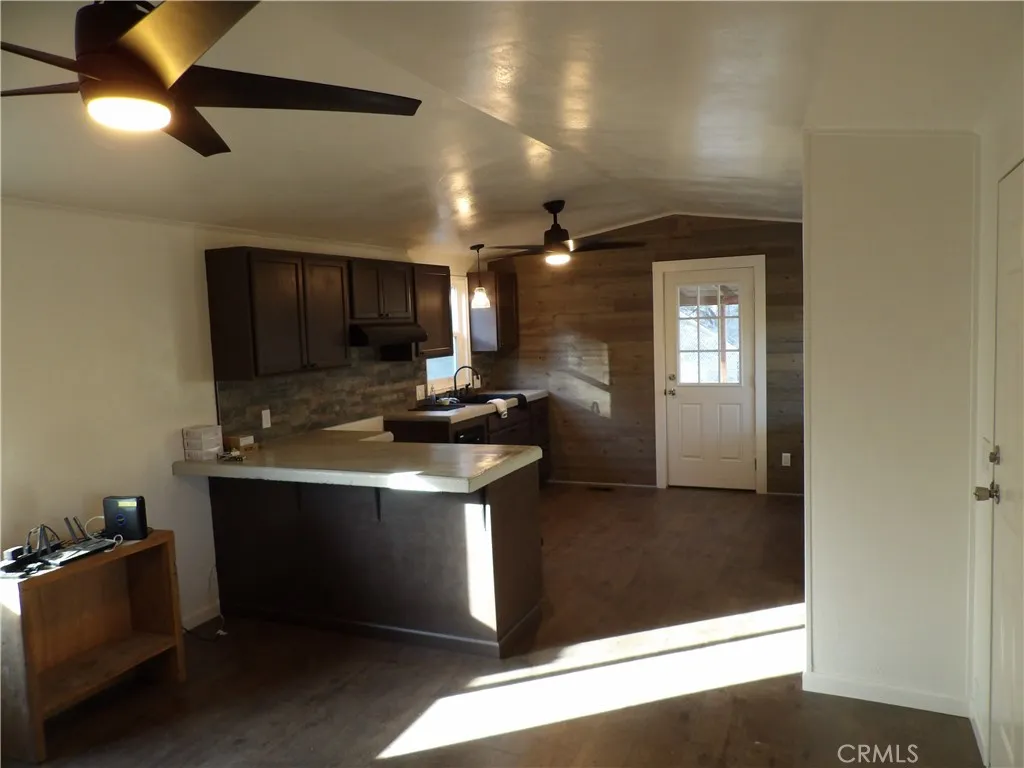 38967 Deerbrook Ln, Squaw Valley, California 93675 home-pic-2