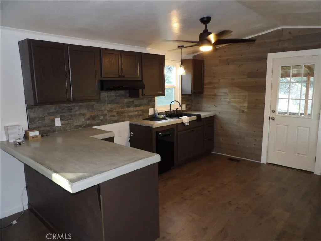 38967 Deerbrook Ln, Squaw Valley, California 93675 home-pic-11